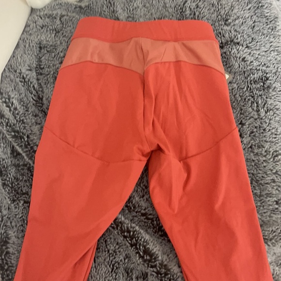 Brand new with tags Gymshark S Turbo Cropped - Picture 3 of 4